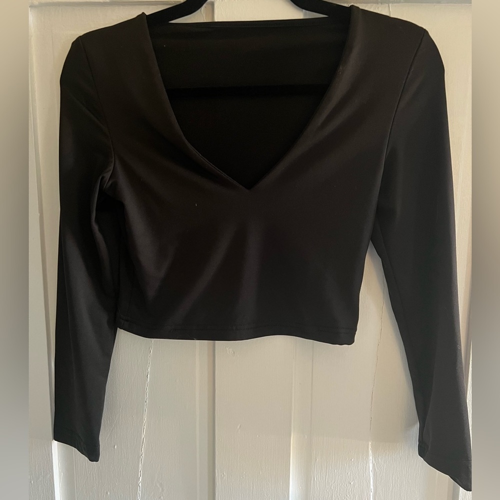 Black long sleeve crop top (fleece lined)